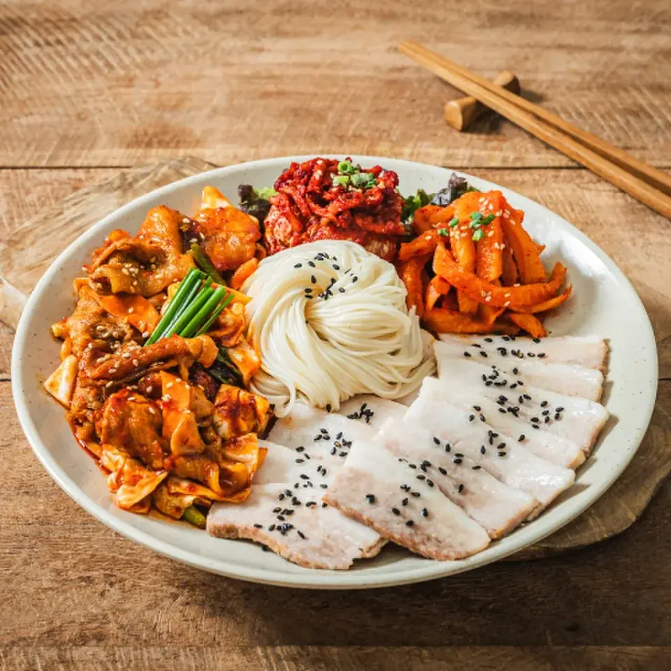 오봉집 제육 보쌈 한상 메뉴